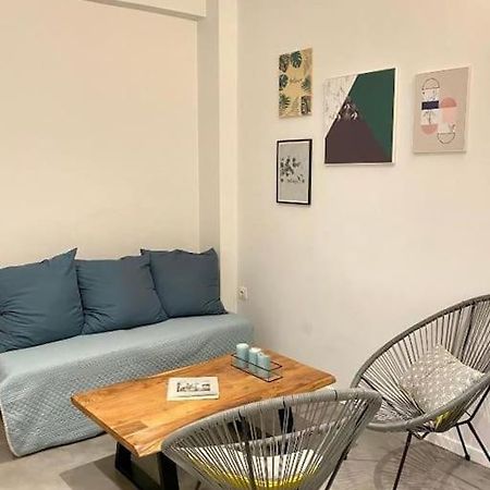 A Place 4U No10 - Garden-Level Getaway 2 Bedroom 2 Bathroom Apartment With Yard Athens Exterior photo